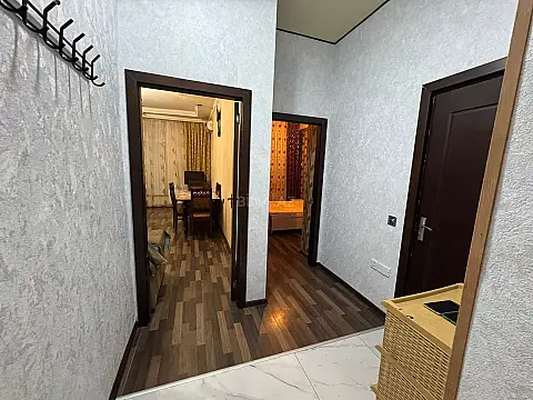Kirayə verilir 2 otaqlı mənzil 65 m²
