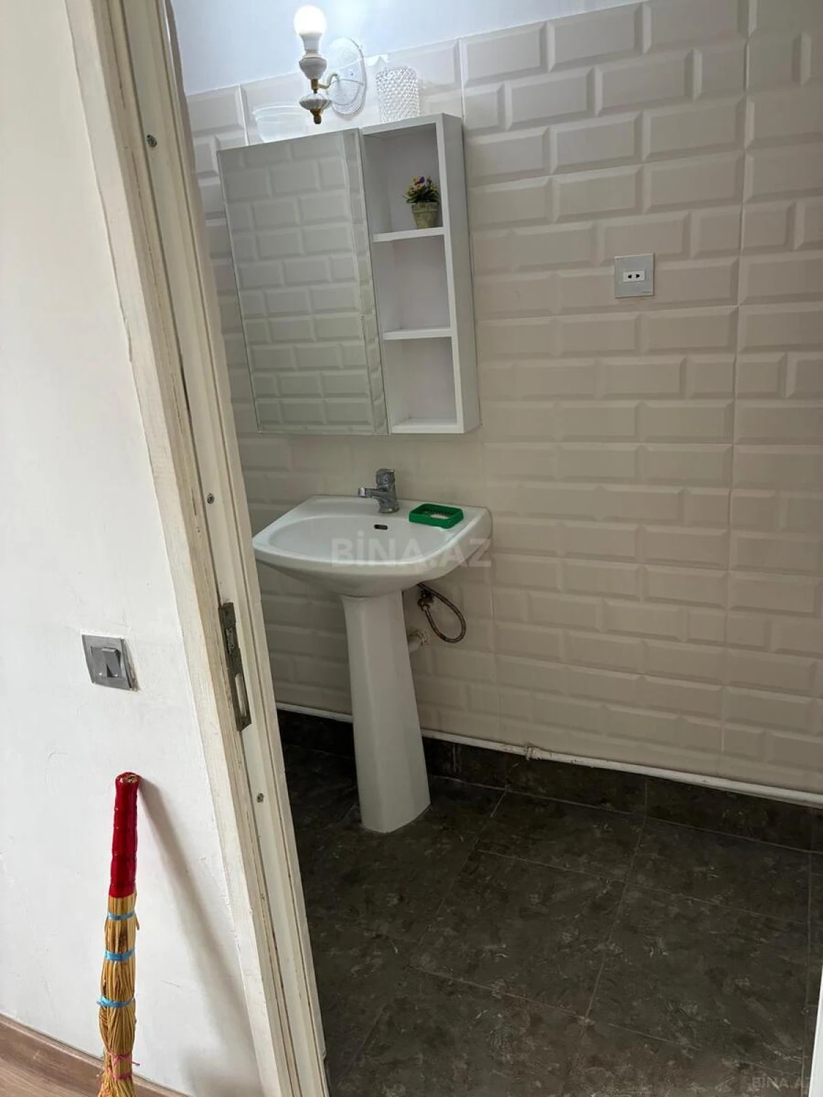 Kirayə verilir 3 otaqlı ofis 150 m²