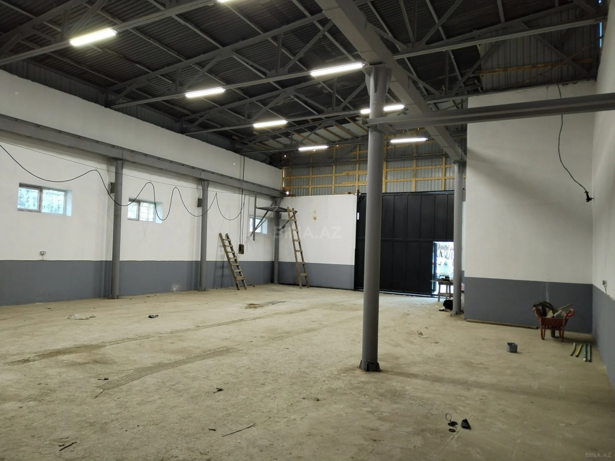 Kirayə verilir obyekt 200 m²