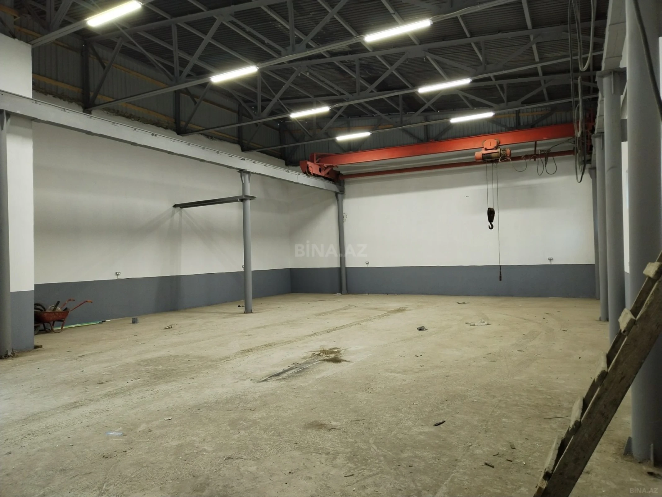 Kirayə verilir obyekt 200 m²