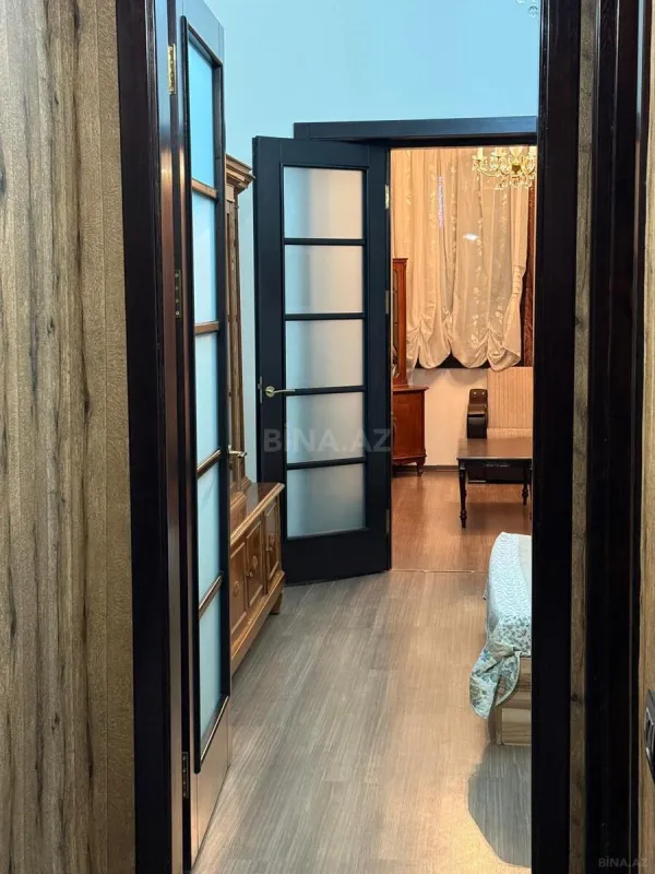 Kirayə verilir 3 otaqlı mənzil 140 m²
