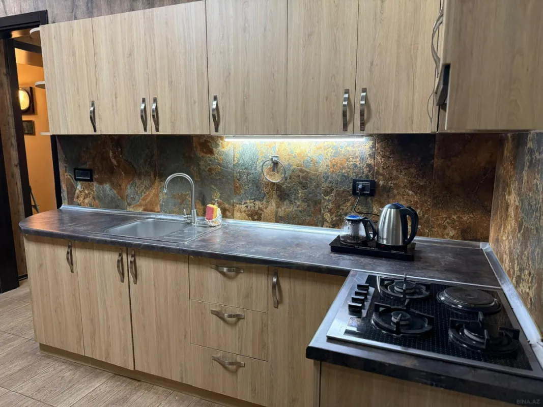 Kirayə verilir 3 otaqlı mənzil 140 m²