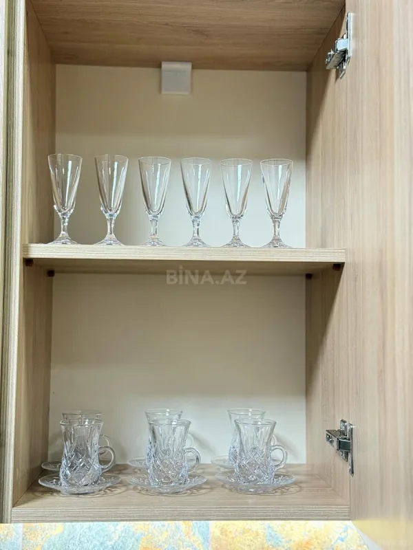 Kirayə verilir 3 otaqlı mənzil 140 m²