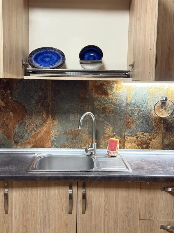 Kirayə verilir 3 otaqlı mənzil 140 m²