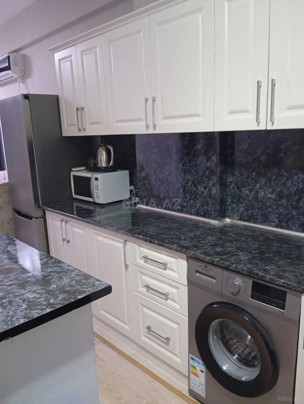 Kirayə verilir 2 otaqlı mənzil 80 m²