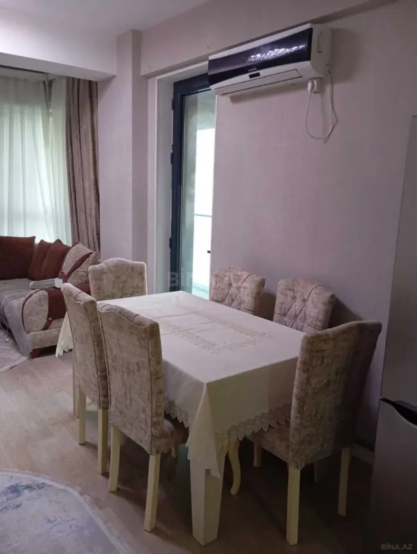 Kirayə verilir 2 otaqlı mənzil 80 m²