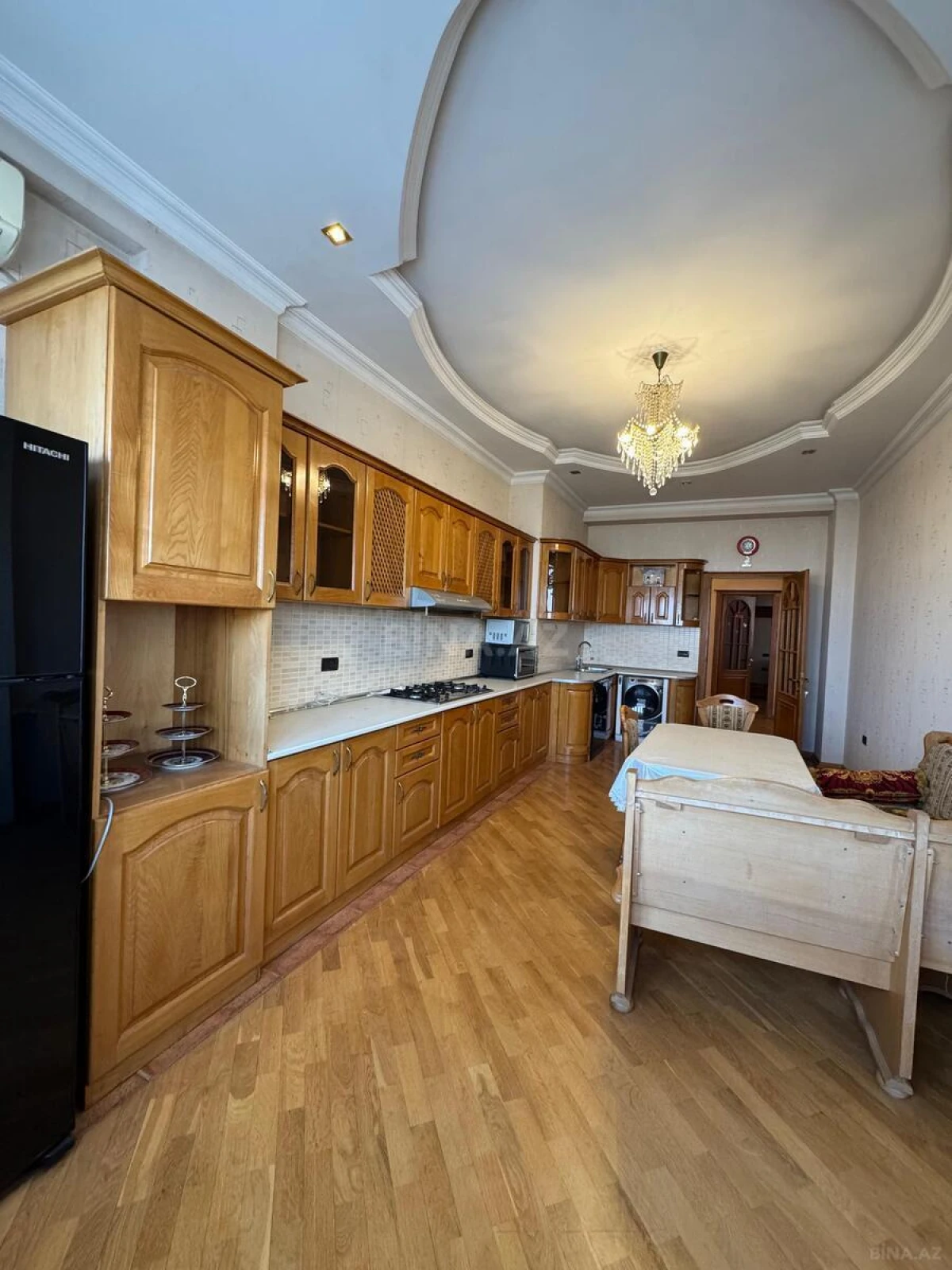 Satılır 4 otaqlı mənzil 225 m²