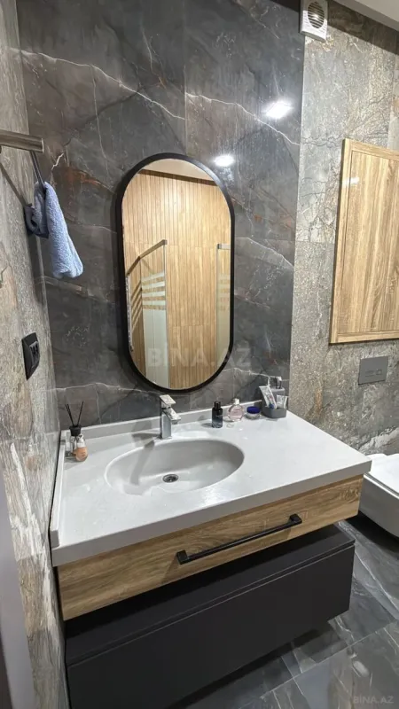 Kirayə verilir 2 otaqlı mənzil 70 m²