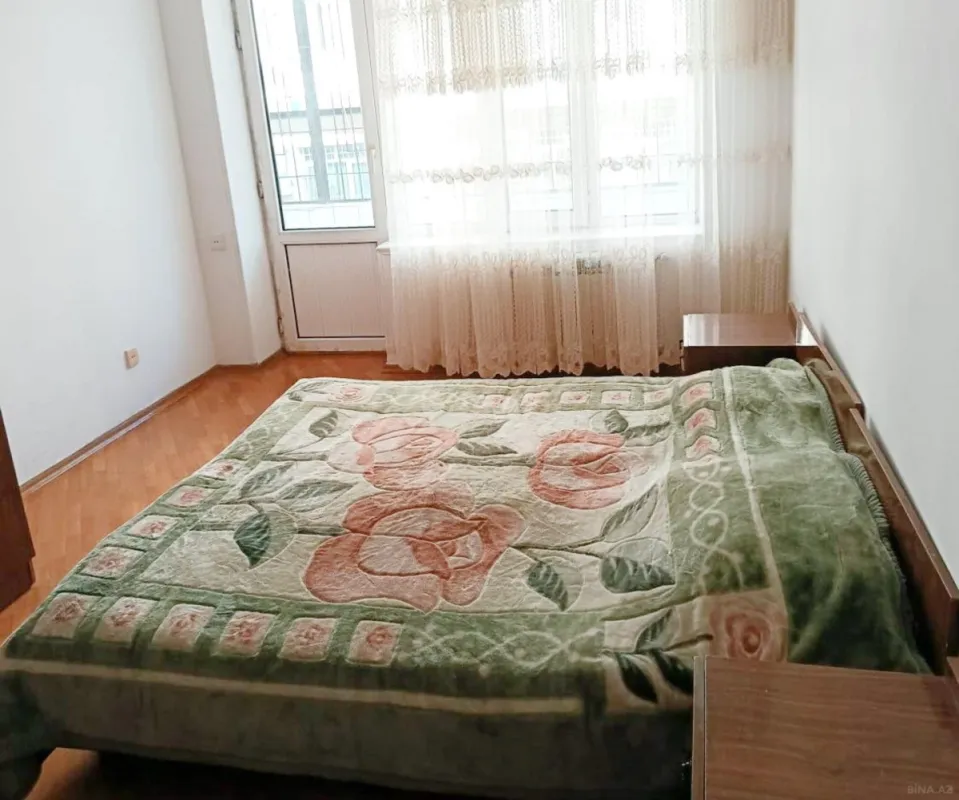 Kirayə verilir 4 otaqlı mənzil 120 m²