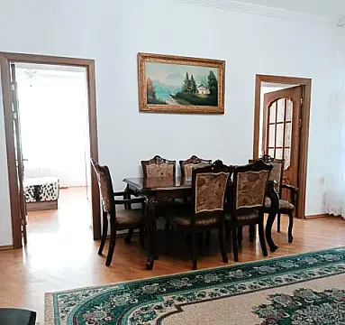 Kirayə verilir 4 otaqlı mənzil 120 m²