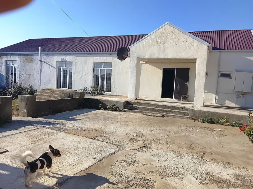 Satılır 6 otaqlı həyət evi 150 m²