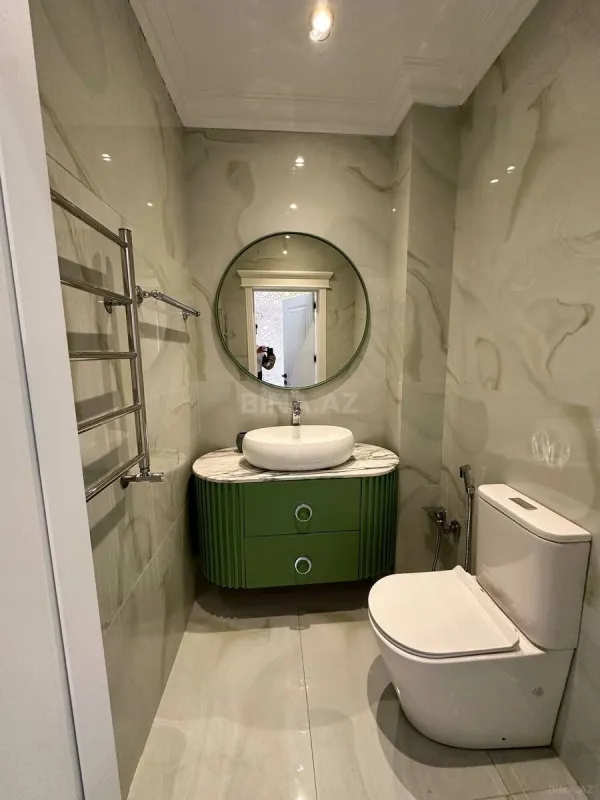 Satılır 4 otaqlı mənzil 130 m²