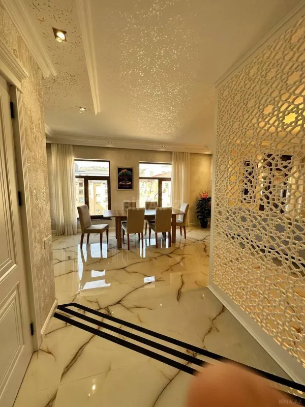 Satılır 4 otaqlı mənzil 130 m²