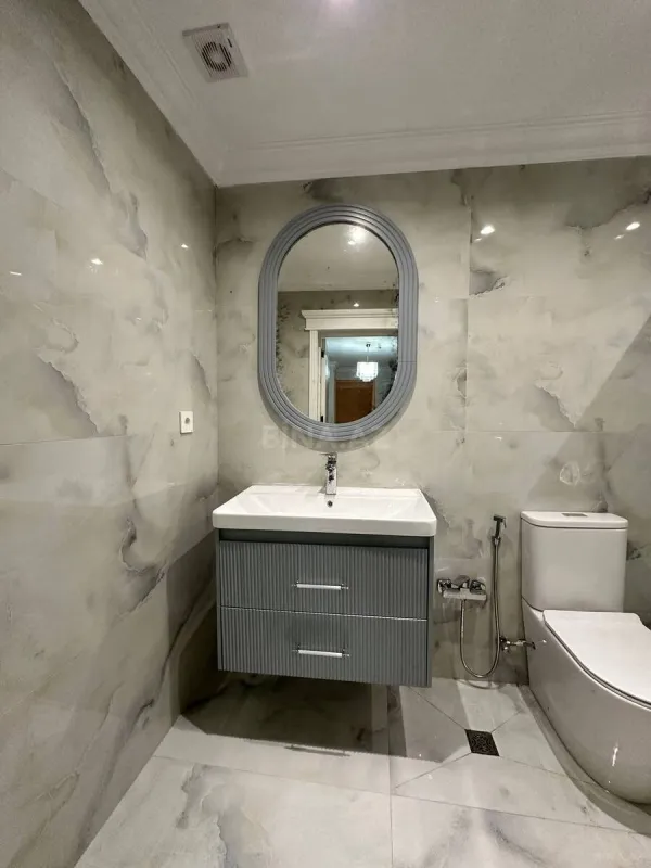 Satılır 4 otaqlı mənzil 130 m²