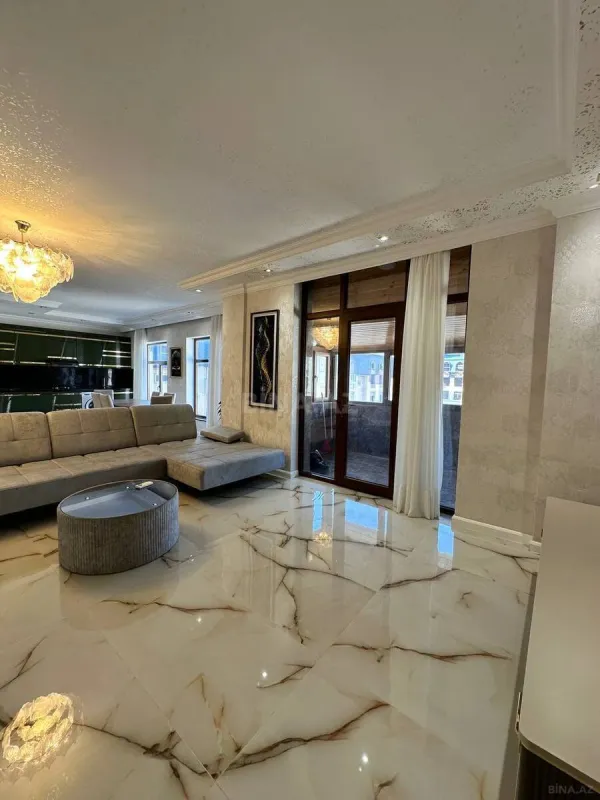 Satılır 4 otaqlı mənzil 130 m²