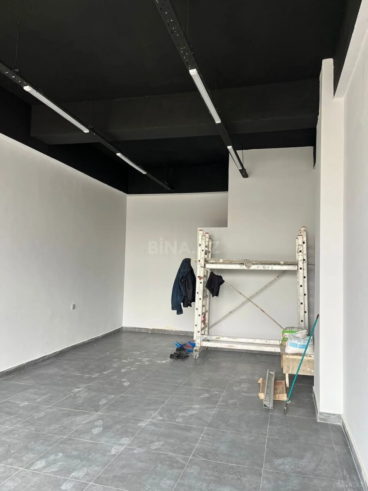 Satılır obyekt 44 m²