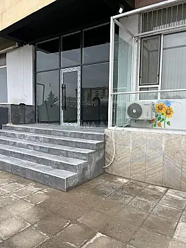 Satılır obyekt 44 m²