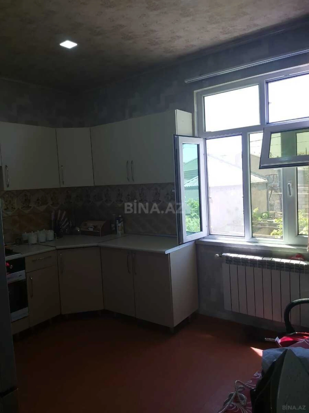 Satılır 4 otaqlı həyət evi 10 m²