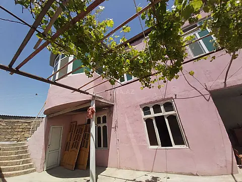 Satılır 4 otaqlı həyət evi 10 m²