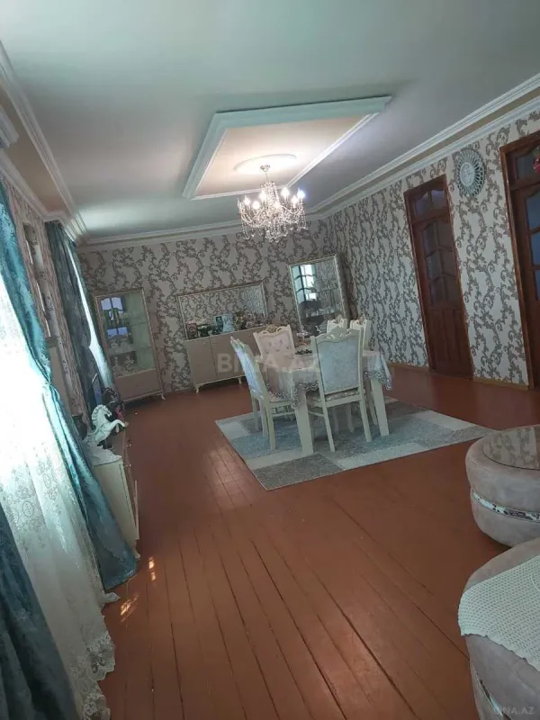 Satılır 4 otaqlı həyət evi 10 m²
