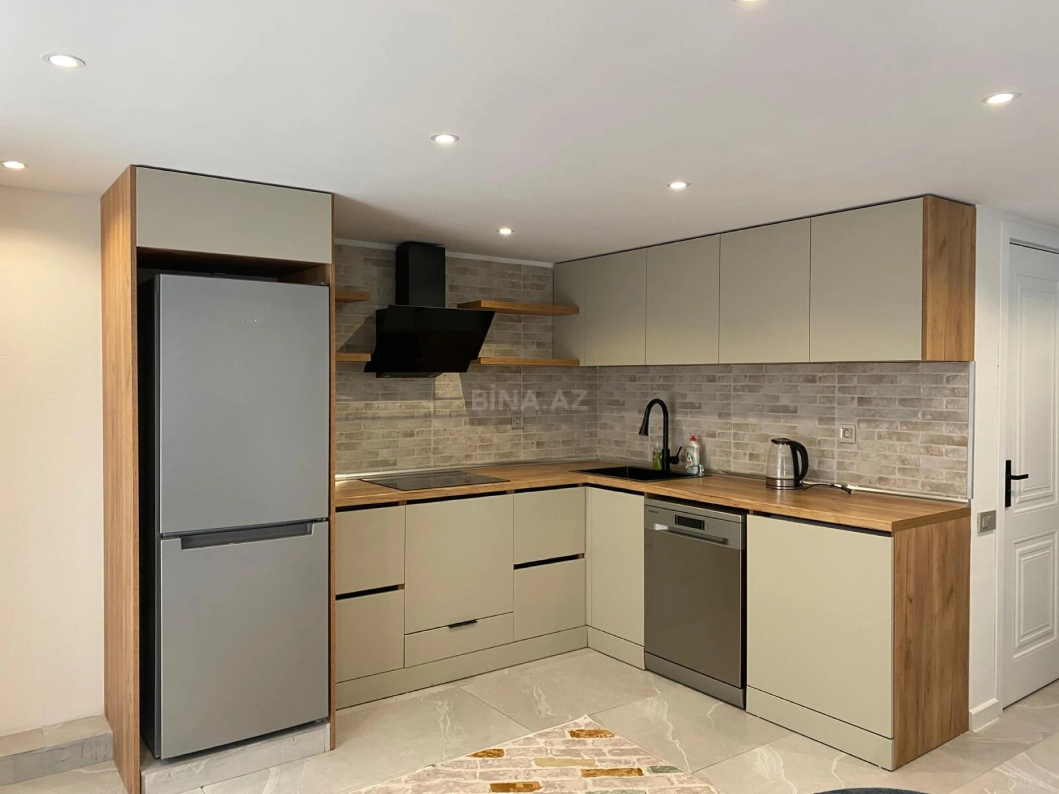 Kirayə verilir 1 otaqlı mənzil 60 m²