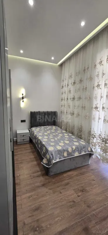 Satılır 4 otaqlı mənzil 155 m²