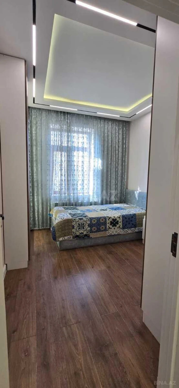 Satılır 4 otaqlı mənzil 155 m²