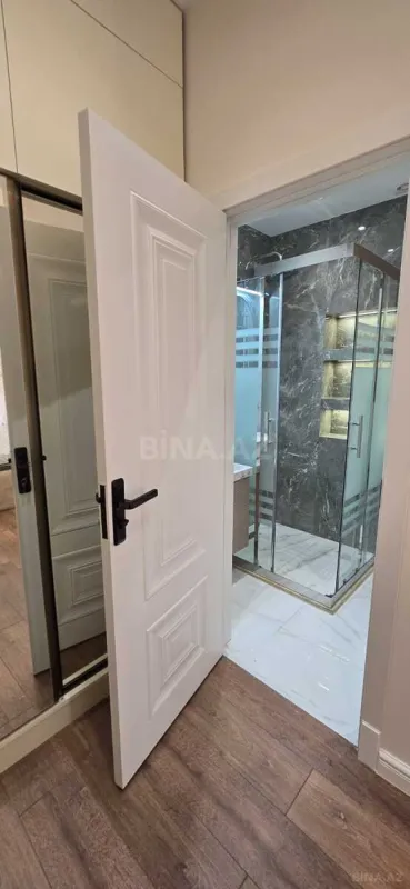 Satılır 4 otaqlı mənzil 155 m²