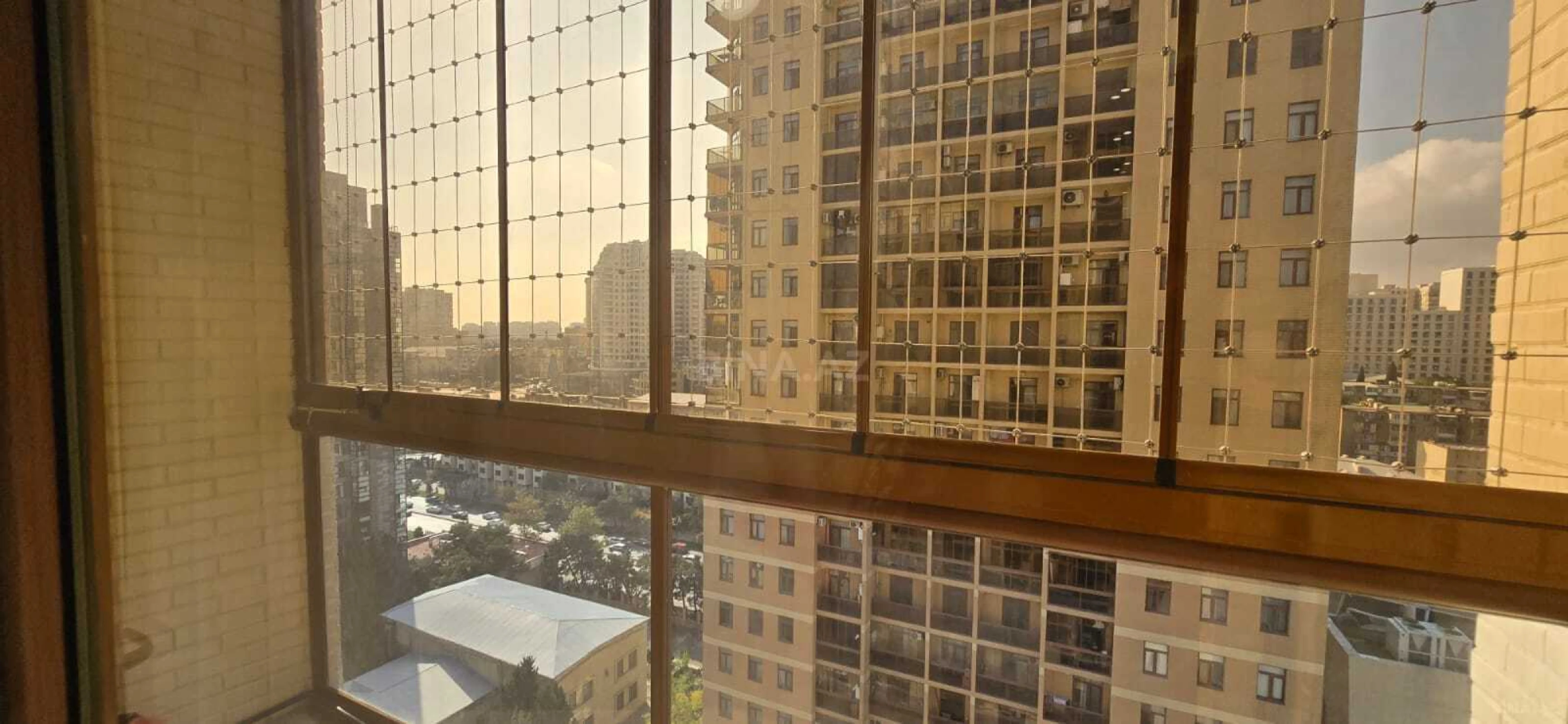 Satılır 4 otaqlı mənzil 155 m²