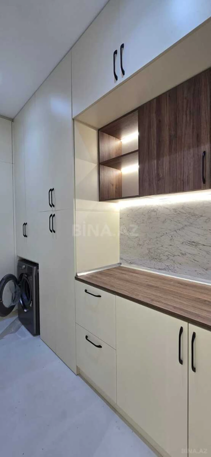 Satılır 4 otaqlı mənzil 155 m²