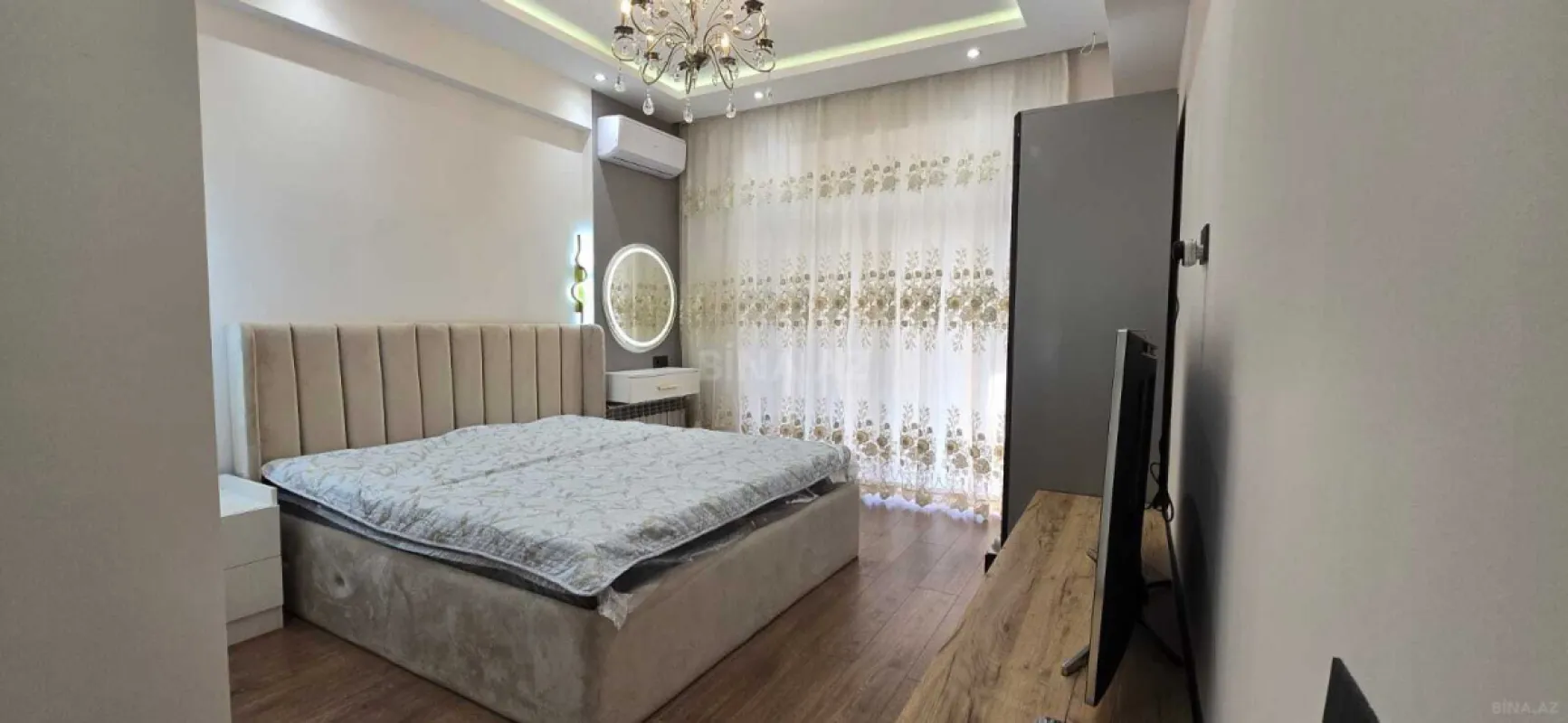Satılır 4 otaqlı mənzil 155 m²