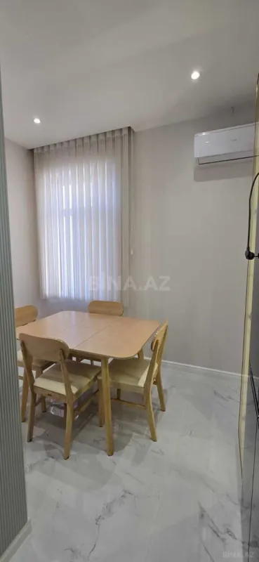 Satılır 4 otaqlı mənzil 155 m²