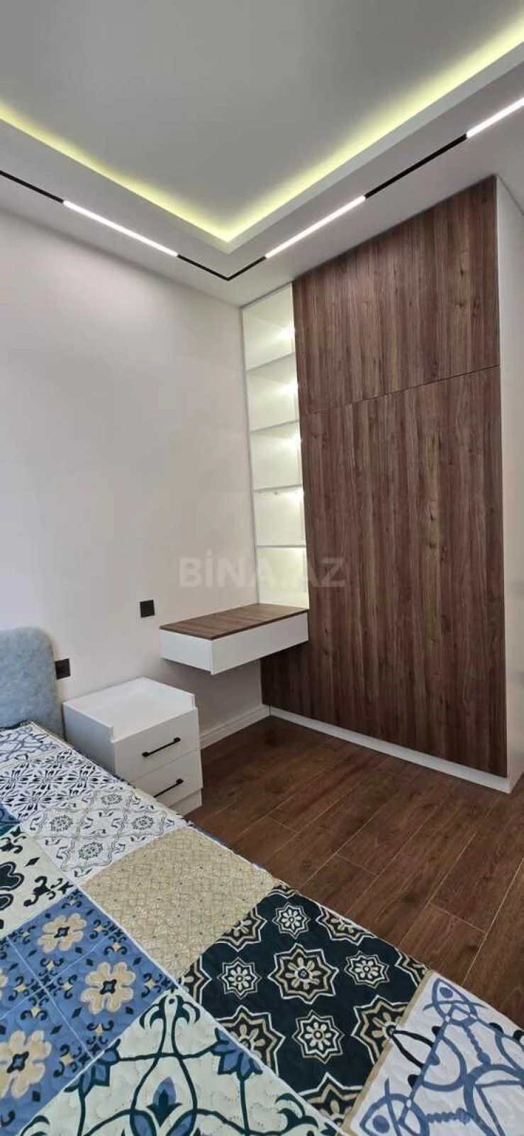 Satılır 4 otaqlı mənzil 155 m²