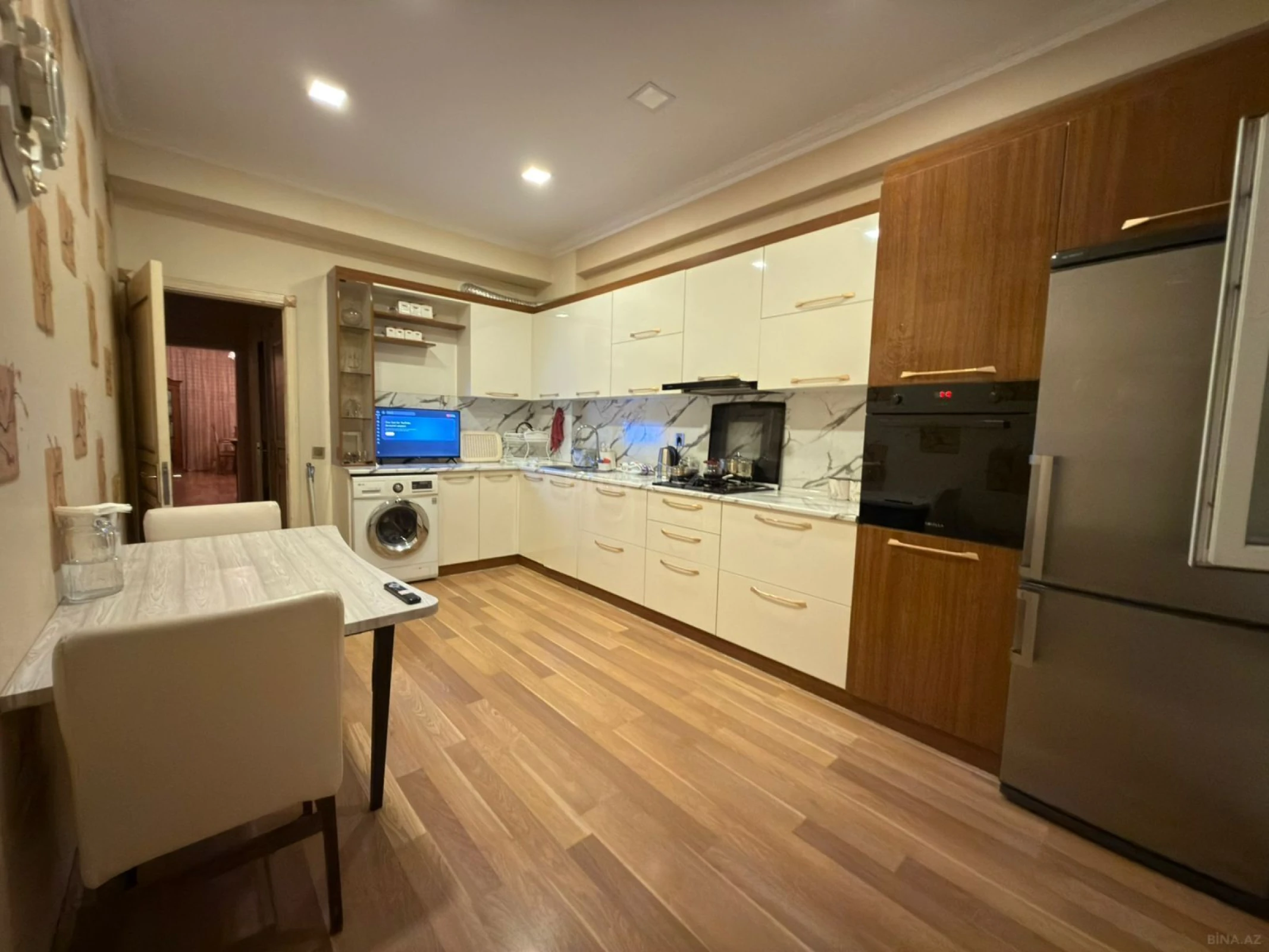 Satılır 3 otaqlı mənzil 115 m²