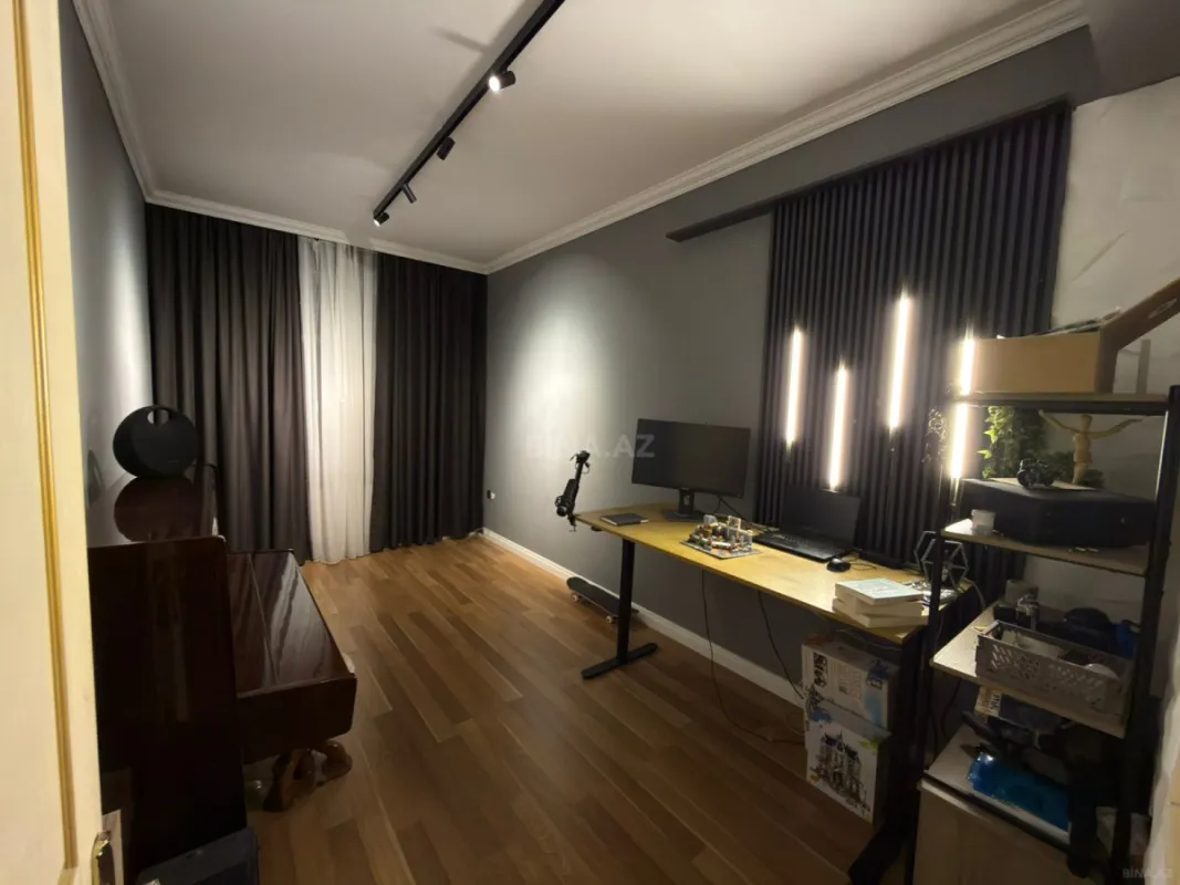 Satılır 3 otaqlı mənzil 115 m²