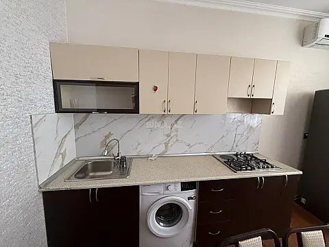 Kirayə verilir 2 otaqlı mənzil 75 m²