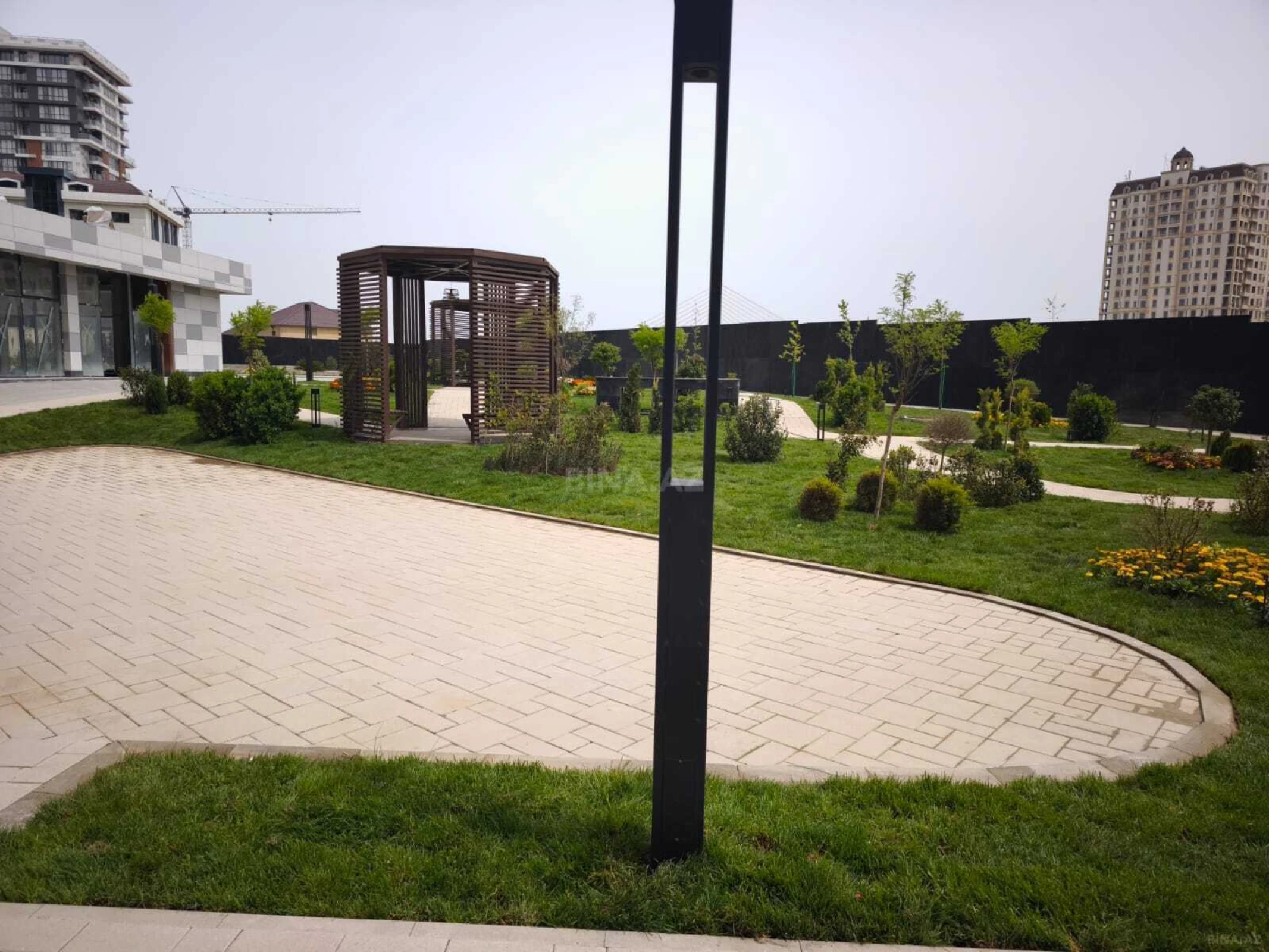 Satılır 2 otaqlı mənzil 67 m²