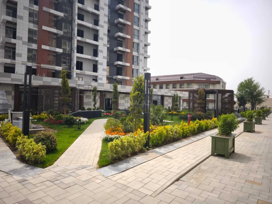 Satılır 2 otaqlı mənzil 67 m²