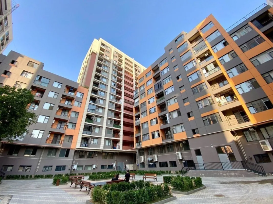 Satılır 3 otaqlı mənzil 105 m²