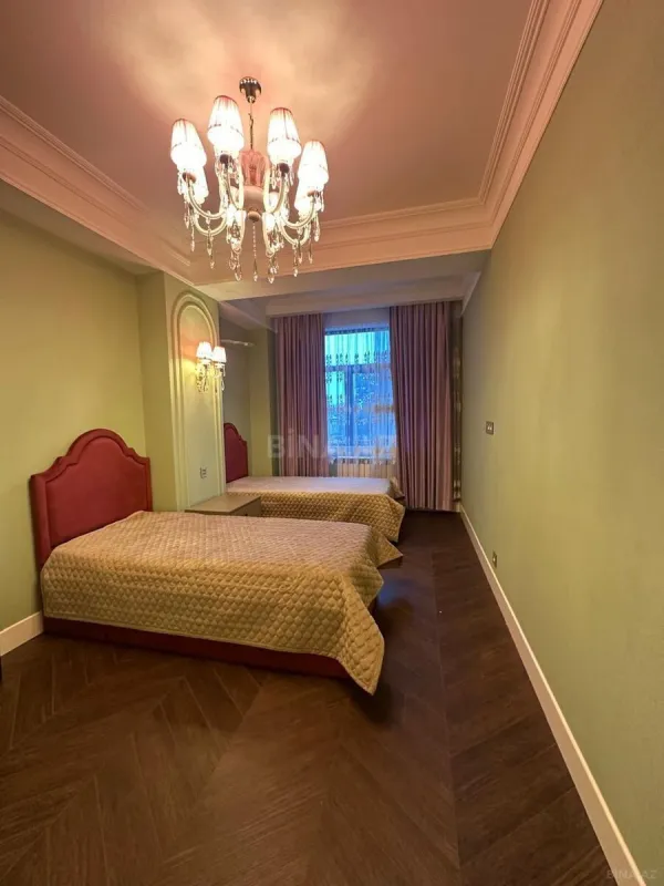 Satılır 3 otaqlı mənzil 112 m²