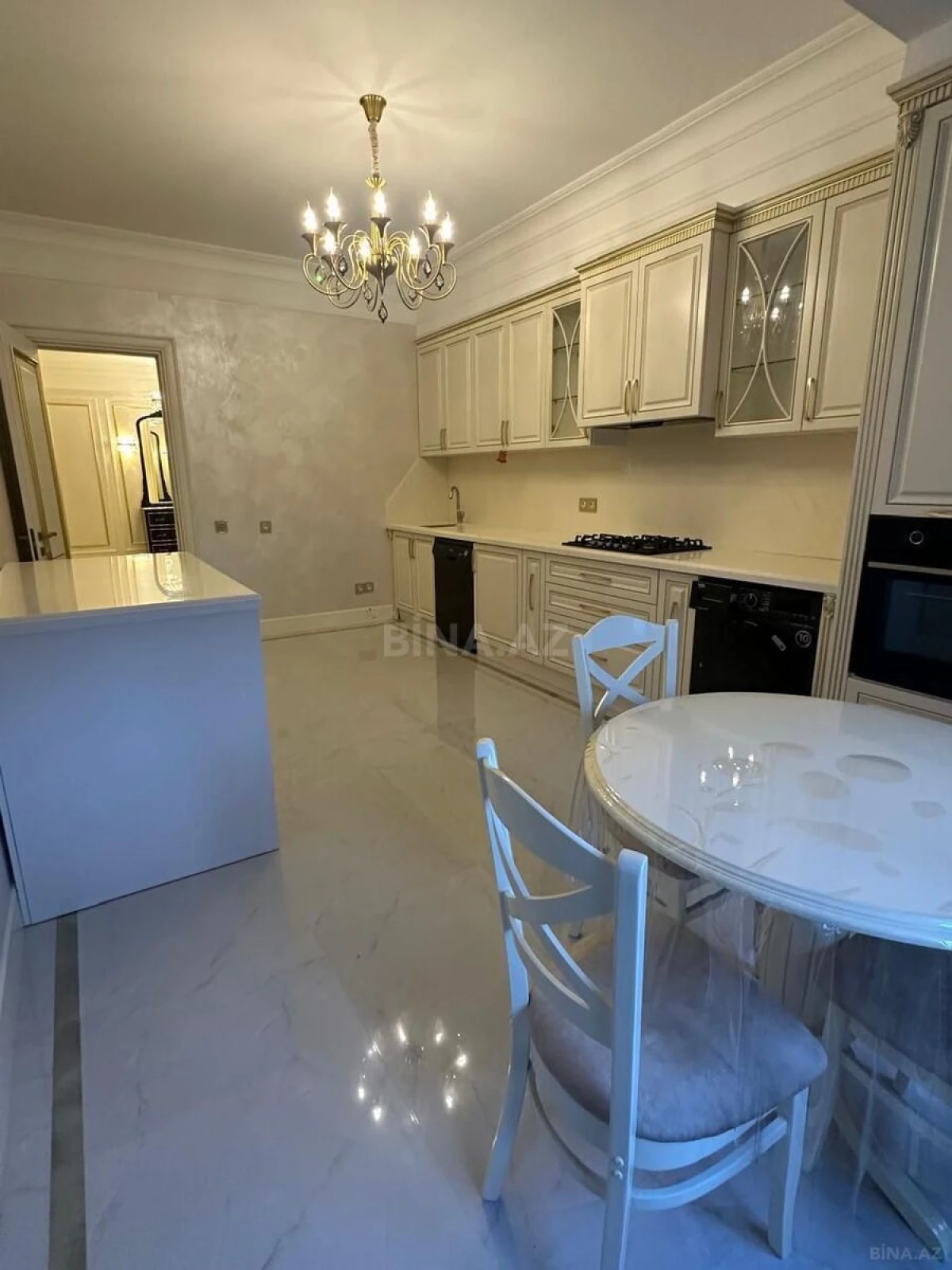 Satılır 3 otaqlı mənzil 112 m²