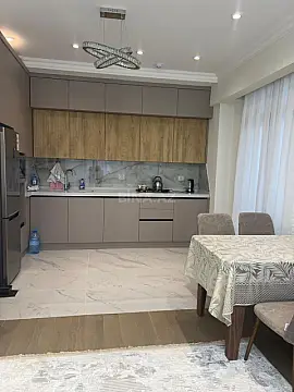 Kirayə verilir 2 otaqlı mənzil 68 m²
