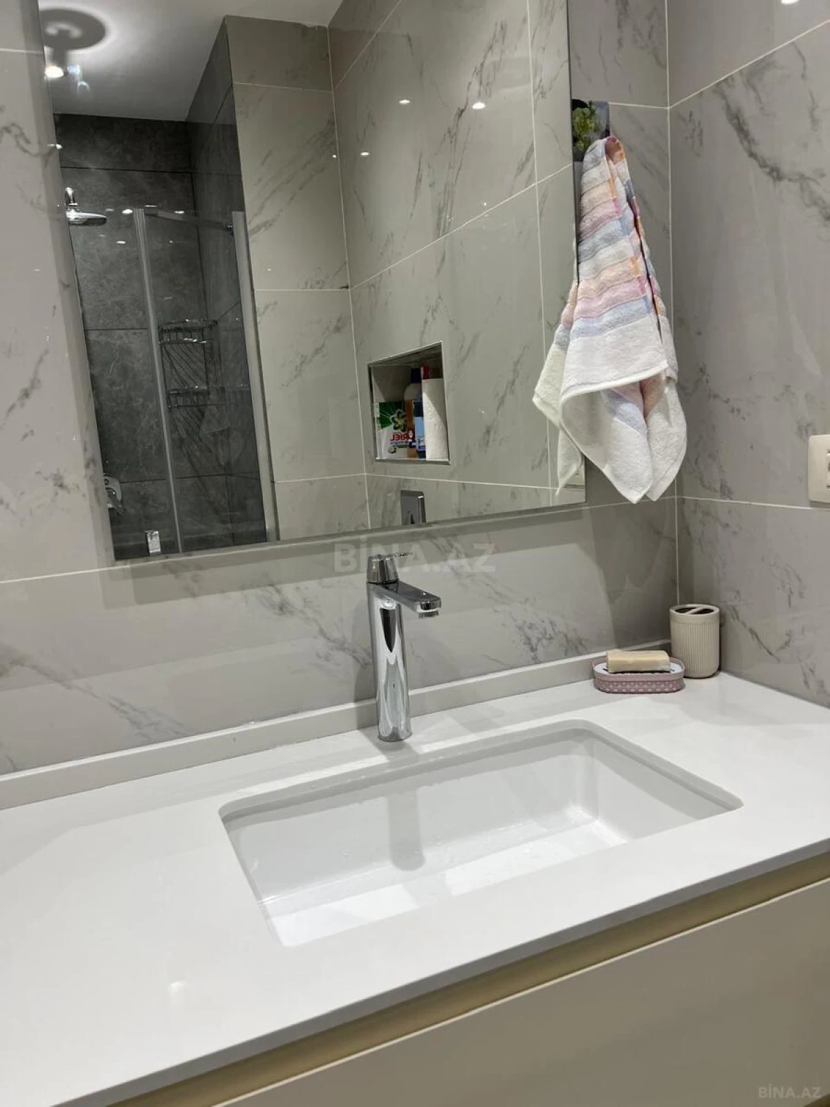 Kirayə verilir 2 otaqlı mənzil 68 m²