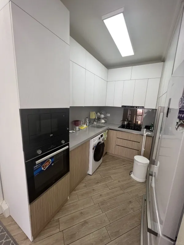 Satılır 3 otaqlı mənzil 140 m²