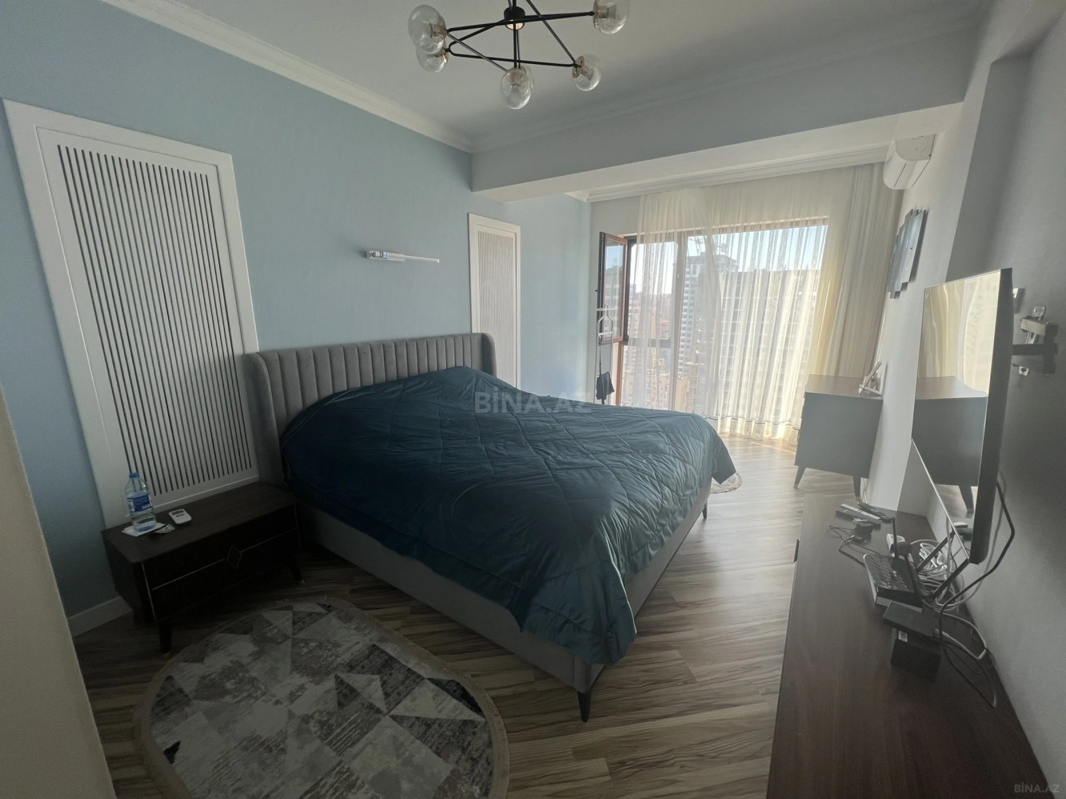 Satılır 3 otaqlı mənzil 140 m²