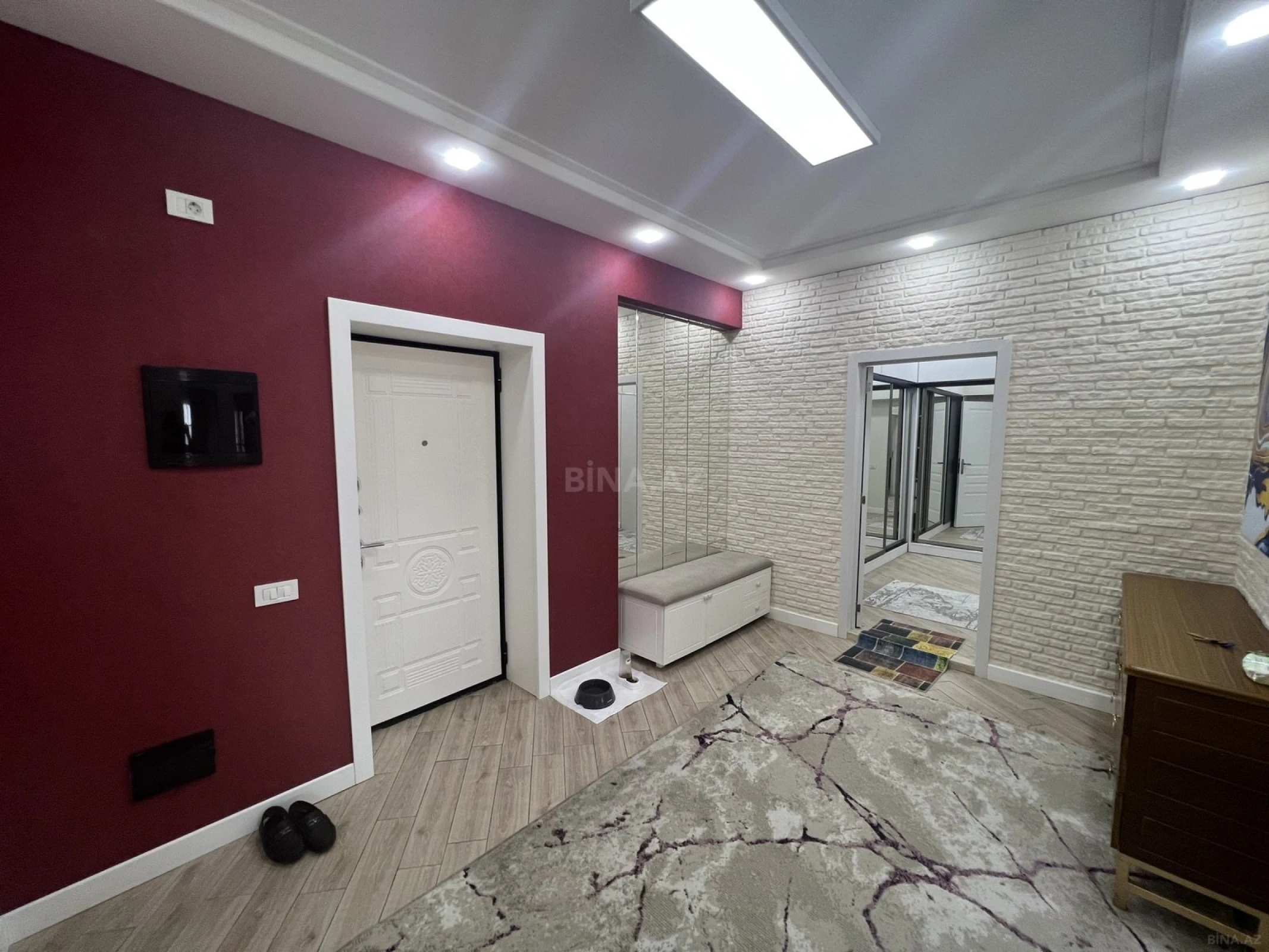 Satılır 3 otaqlı mənzil 140 m²