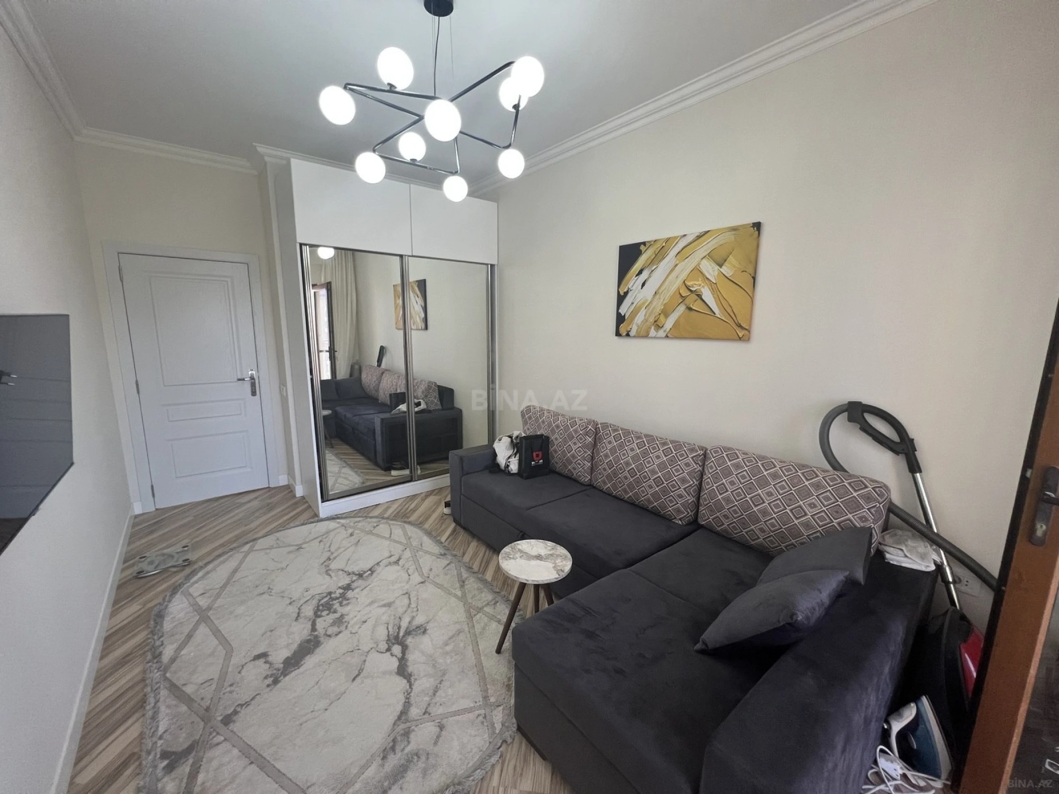 Satılır 3 otaqlı mənzil 140 m²