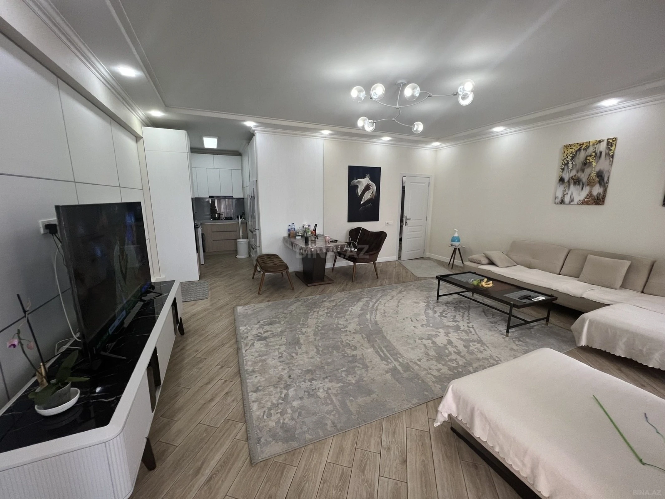 Satılır 3 otaqlı mənzil 140 m²