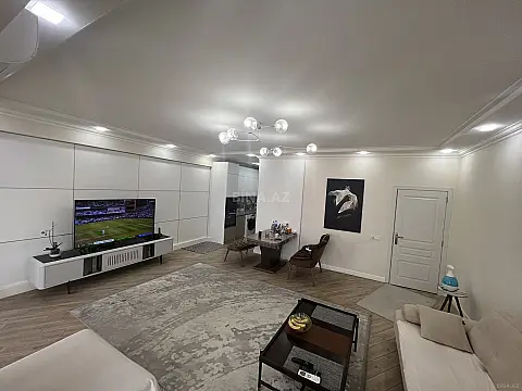 Satılır 3 otaqlı mənzil 140 m²