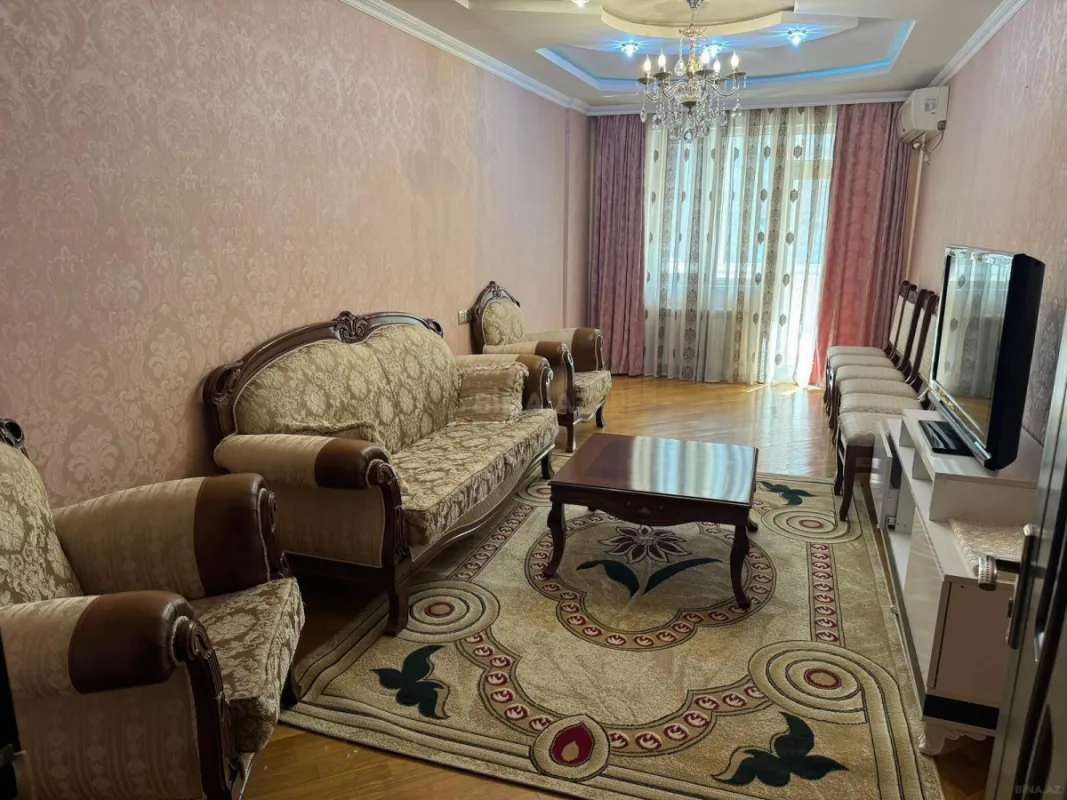 Kirayə verilir 3 otaqlı mənzil 170 m²